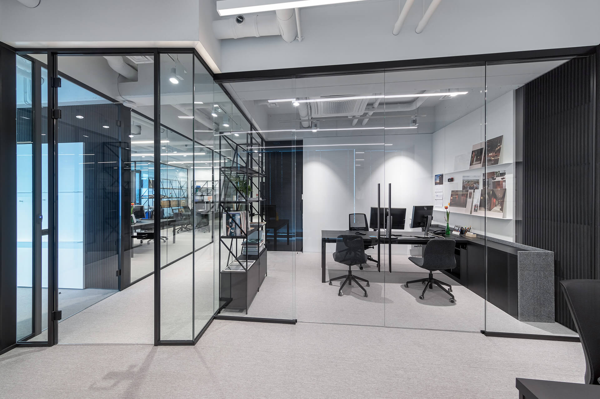 Przestrzeń biurowa i kapsuła